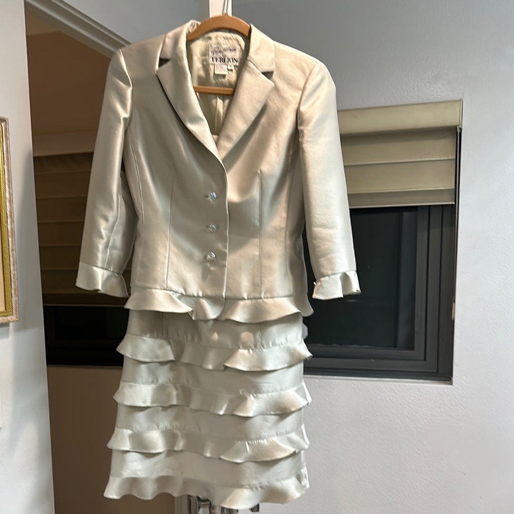 Teri Jon pale green Ruffle Dress Suit